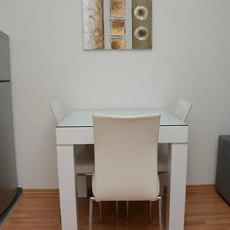 Deluxe *