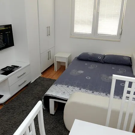 Deluxe Apartamento *