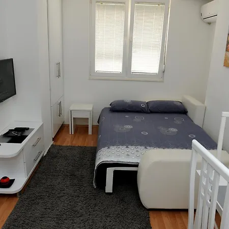 Deluxe Apartment *